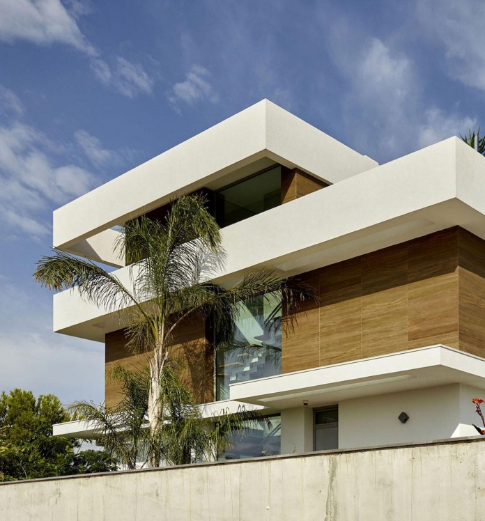 Designer-Villa-Close-to-the-Sea-03