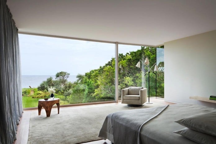 Steven-Harris-Architects-design-the-modern-The-Surfside-Residence-in-East-Hampton-13