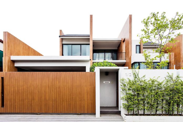 archimontage-design-fields-sophisticated-design-sanambinnam-wooden-villa-suburbs-bangkok-02