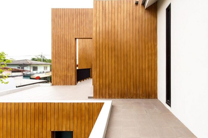 archimontage-design-fields-sophisticated-design-sanambinnam-wooden-villa-suburbs-bangkok-08