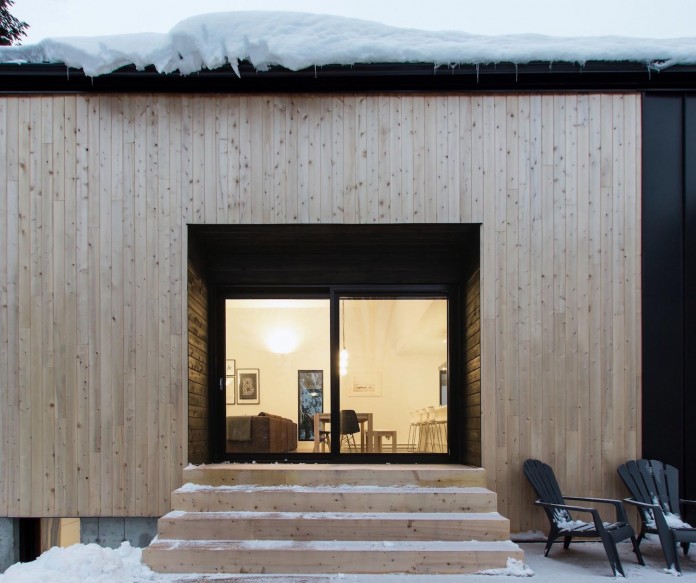cargo-architecture-design-villa-boreale-charming-contemporary-residence-located-charlevoix-04
