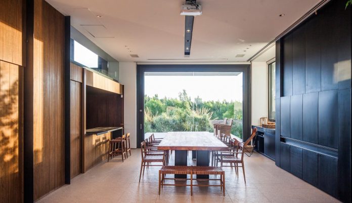 casa-rampa-surrounded-forests-incredible-views-limay-river-andres-remy-arquitectos-15
