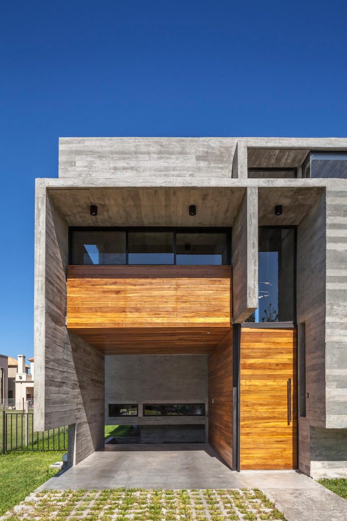 contemporary-berazategui-house-designed-besonias-almeida-arquitectos-06