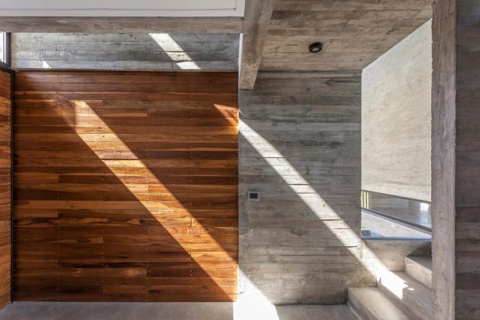 contemporary-berazategui-house-designed-besonias-almeida-arquitectos-10