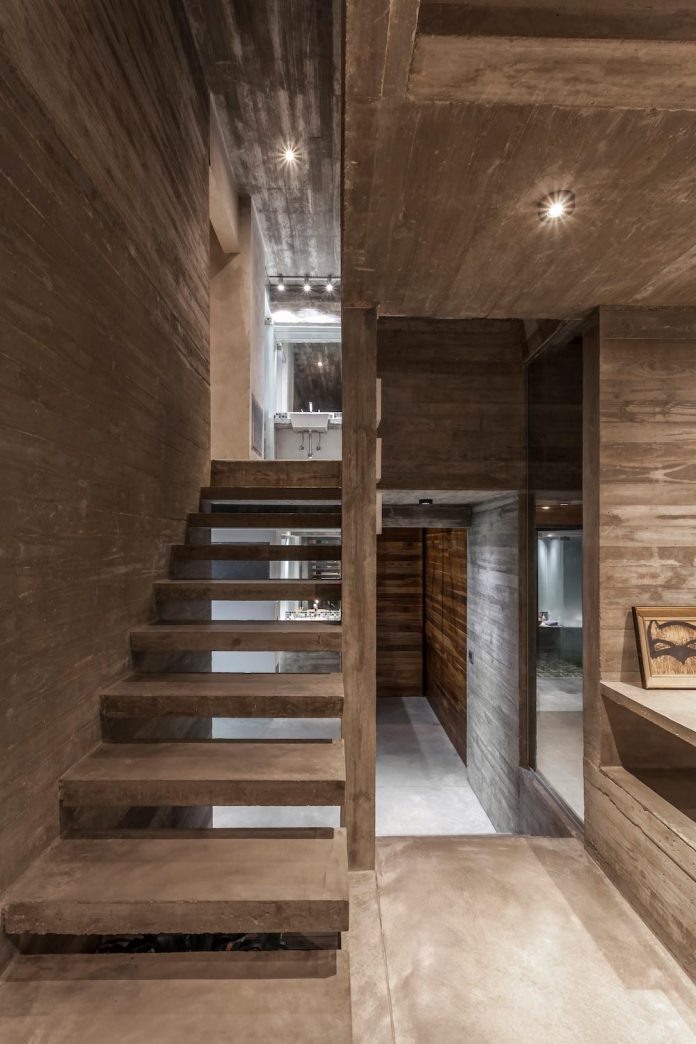 contemporary-berazategui-house-designed-besonias-almeida-arquitectos-29