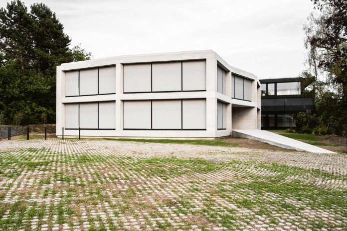fhv-architectes-design-st-sulpice-ii-villa-made-concrete-glass-metal-06