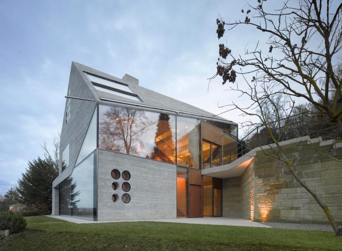 house-36-combining-stone-cavern-glass-house-matthias-bauer-associates-03