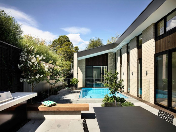 inform-design-custom-designed-eaglemont-house-contemporary-look-05