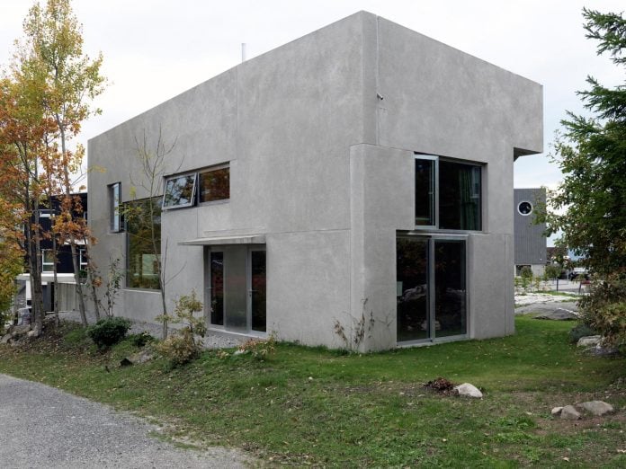 lie-oyen-arkitekter-design-tussefaret-villa-little-home-made-puzzle-prefabricated-concrete-elements-03
