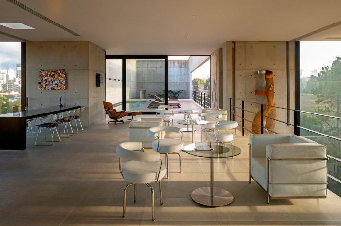 marcos-bertoldi-arquitetos-design-huge-rb-house-five-floors-home-near-graciosa-country-club-24