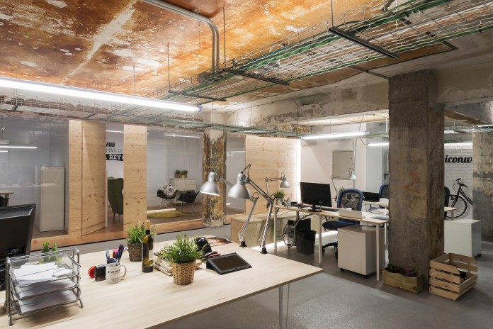nan-arquitectos-redesign-iconweb-offices-old-billiard-contemporary-open-office-concept-20