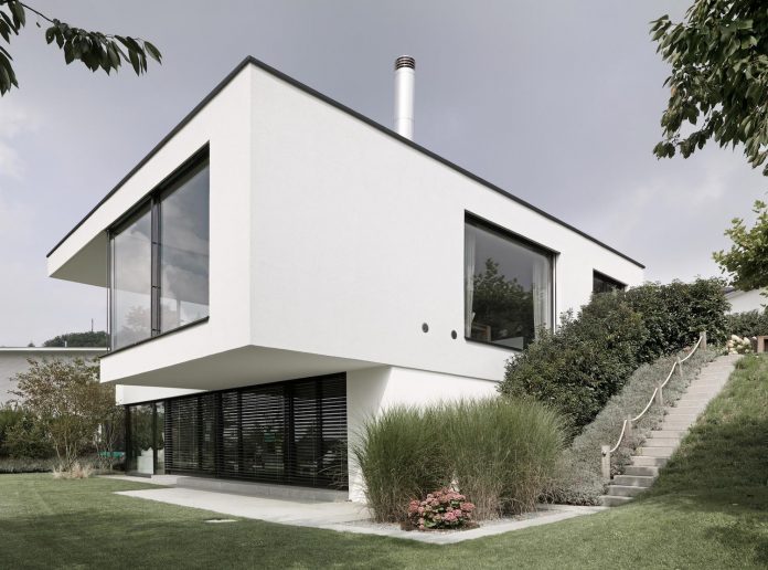 quality-comfort-design-enabling-highest-quality-life-objekt-254-villa-designed-meier-architekten-02