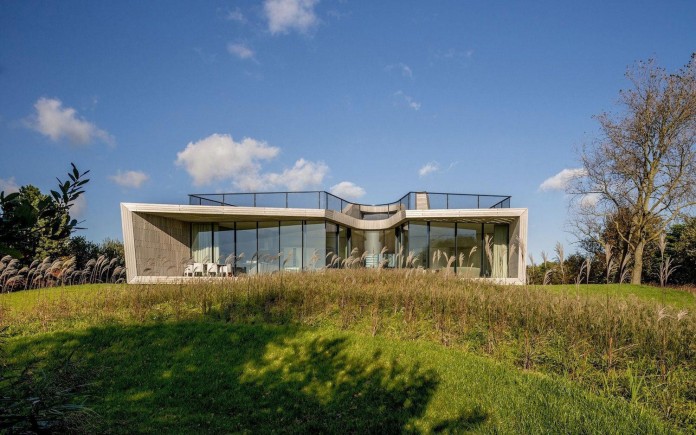 un-studio-design-w-n-d-villa-eco-friendly-netherlands-home-near-sea-01