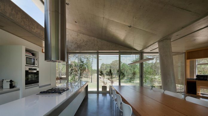 alamos-concrete-house-near-pinamar-buenos-aires-province-estudio-galera-09