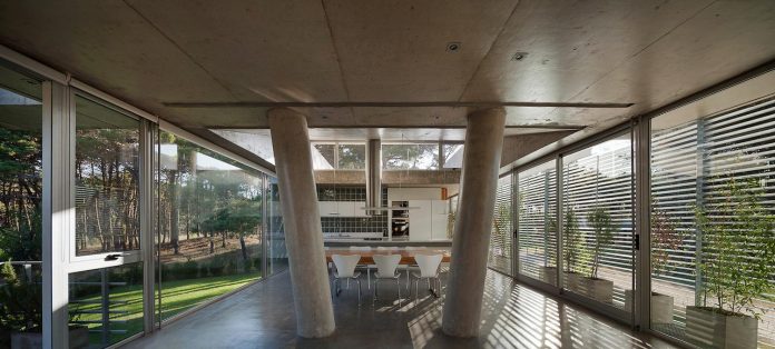 alamos-concrete-house-near-pinamar-buenos-aires-province-estudio-galera-17
