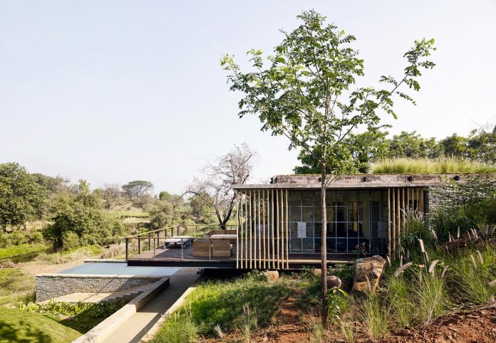 architecture-brio-design-riparian-house-surrounded-nature-near-mumbai-05