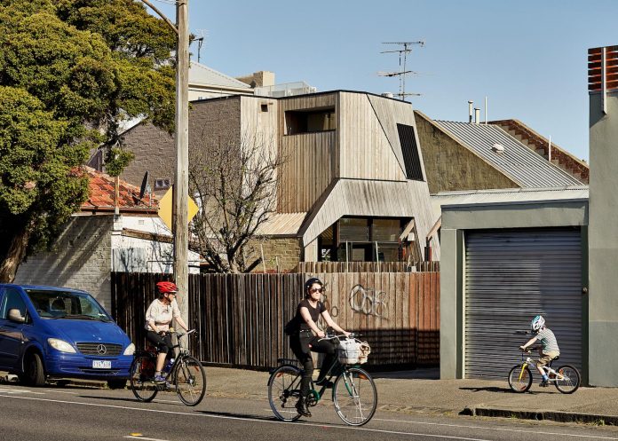 bower-contemporary-house-situated-carlton-north-melbourne-andrew-simpson-architects-01