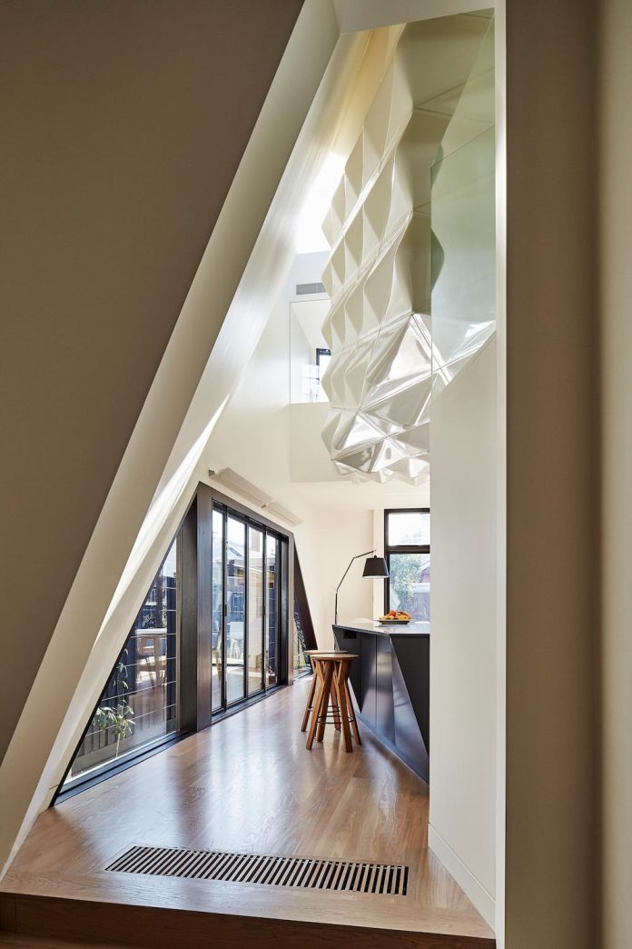 bower-contemporary-house-situated-carlton-north-melbourne-andrew-simpson-architects-09