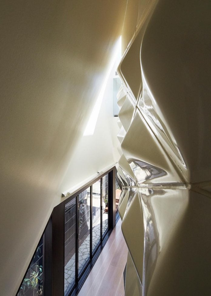 bower-contemporary-house-situated-carlton-north-melbourne-andrew-simpson-architects-13