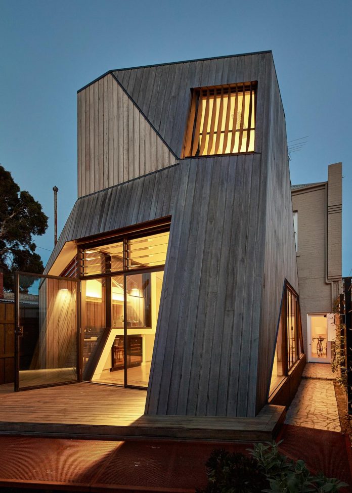 bower-contemporary-house-situated-carlton-north-melbourne-andrew-simpson-architects-19