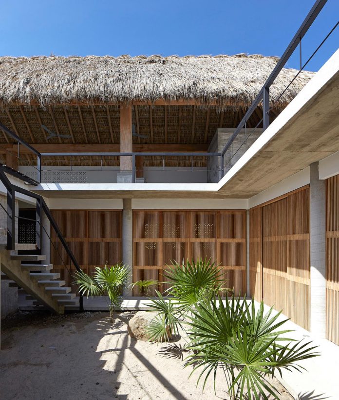 cal-beach-house-near-puerto-escondido-oaxaca-mexican-surf-mecca-designed-baaq-09