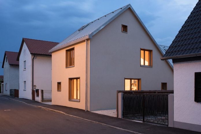 clean-simple-house-spk-ingolstadt-designed-nbundm-01