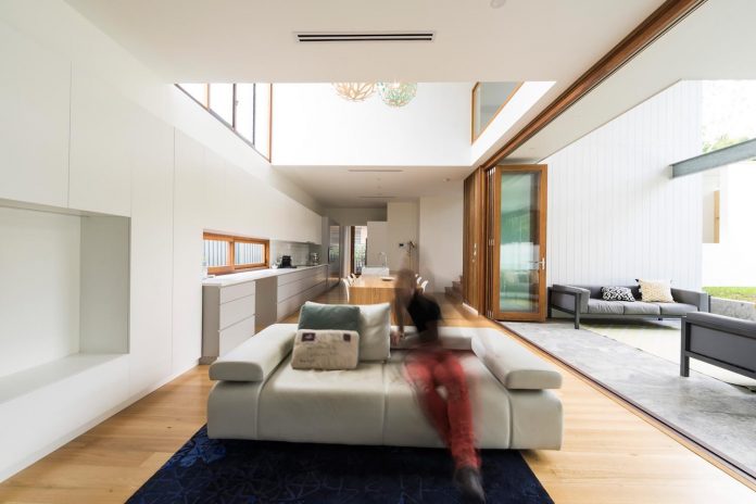 contemporary-backyard-house-teneriffe-brisbane-joe-adsett-architects-12