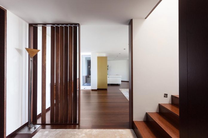contemporary-two-story-house-s-felix-da-marinha-portugal-designed-nelson-resende-14