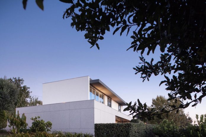 contemporary-two-story-house-s-felix-da-marinha-portugal-designed-nelson-resende-24