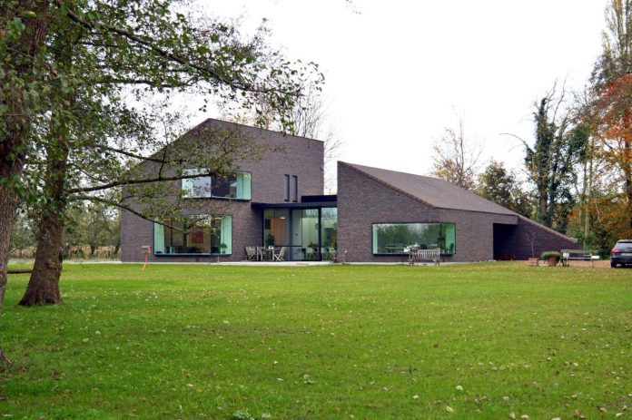 fc-kiekens-home-aalter-belgium-architektuurburo-dirk-hulpia-02