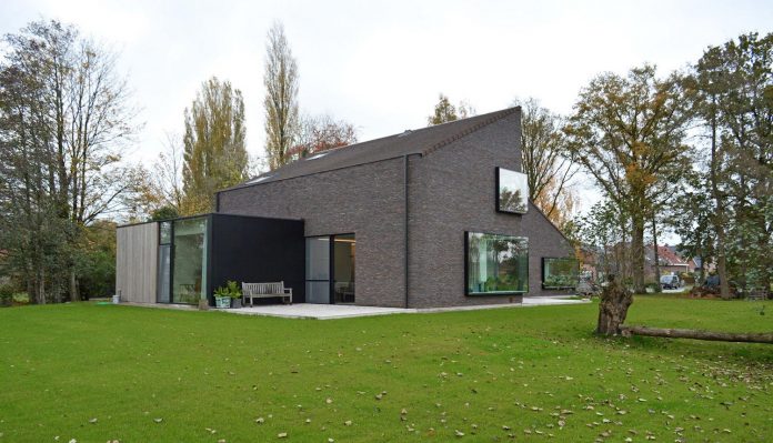 fc-kiekens-home-aalter-belgium-architektuurburo-dirk-hulpia-11