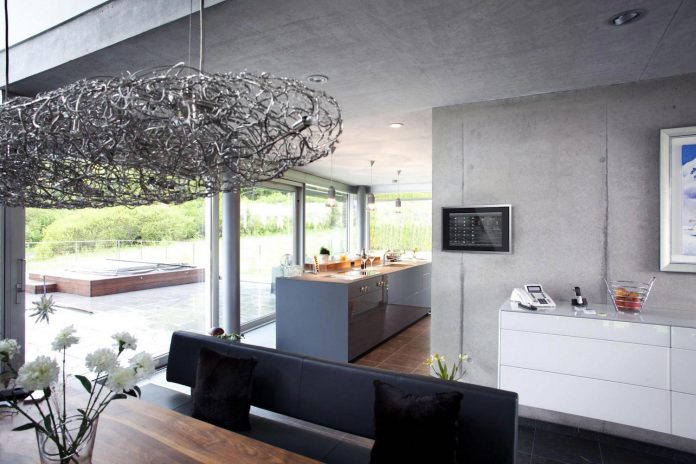 high-tech-modern-villa-engineer-designed-eppler-buhler-12