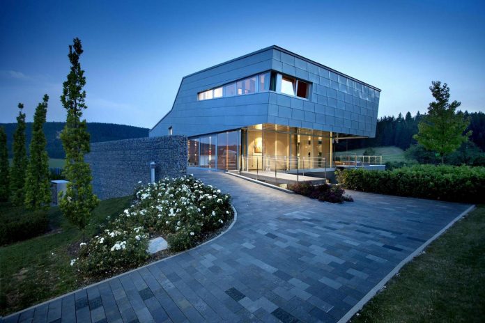 high-tech-modern-villa-engineer-designed-eppler-buhler-21