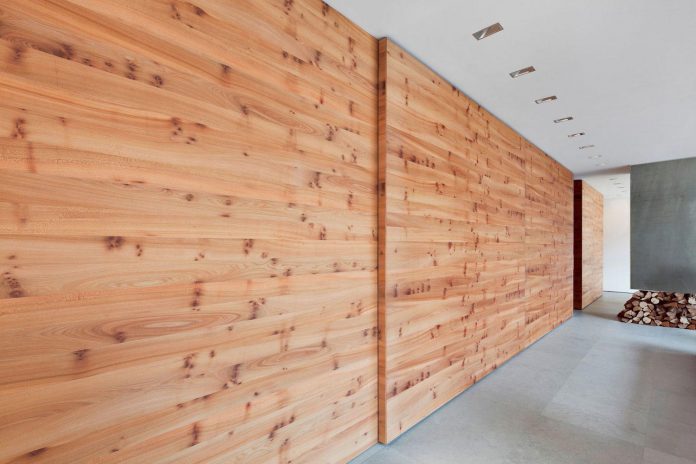 house-k-bright-interior-design-made-wood-white-walls-ceiling-dusseldorf-architekten-wannenmacher-moller-gmbh-05