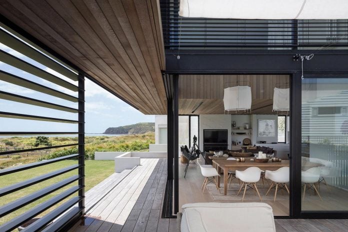 julian-guthrie-design-tuatua-house-generous-family-holiday-home-coastal-subdivision-04