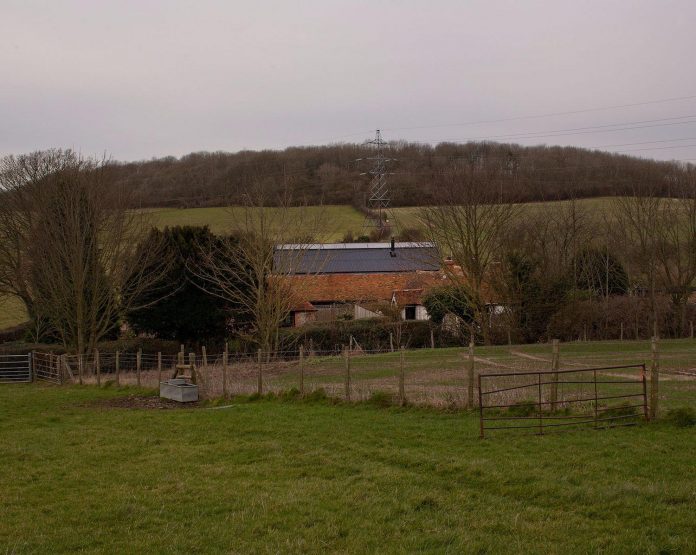 liddicoat-goldhill-design-ancient-party-barn-barn-conversion-contemporary-atmospheric-getaway-relaxing-gathering-04