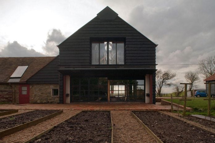 liddicoat-goldhill-design-ancient-party-barn-barn-conversion-contemporary-atmospheric-getaway-relaxing-gathering-07