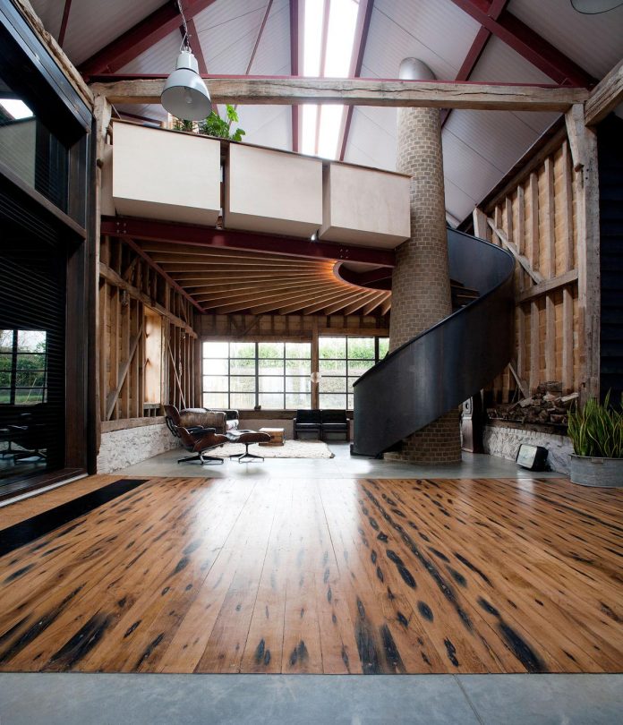 liddicoat-goldhill-design-ancient-party-barn-barn-conversion-contemporary-atmospheric-getaway-relaxing-gathering-15