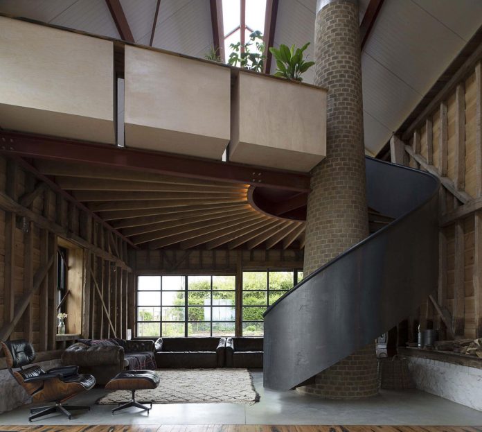 liddicoat-goldhill-design-ancient-party-barn-barn-conversion-contemporary-atmospheric-getaway-relaxing-gathering-16