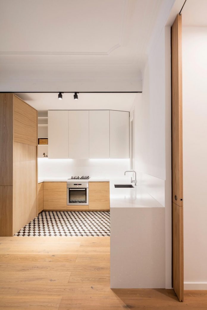 light-wood-white-define-alans-apartment-renovation-adrian-elizalde-06
