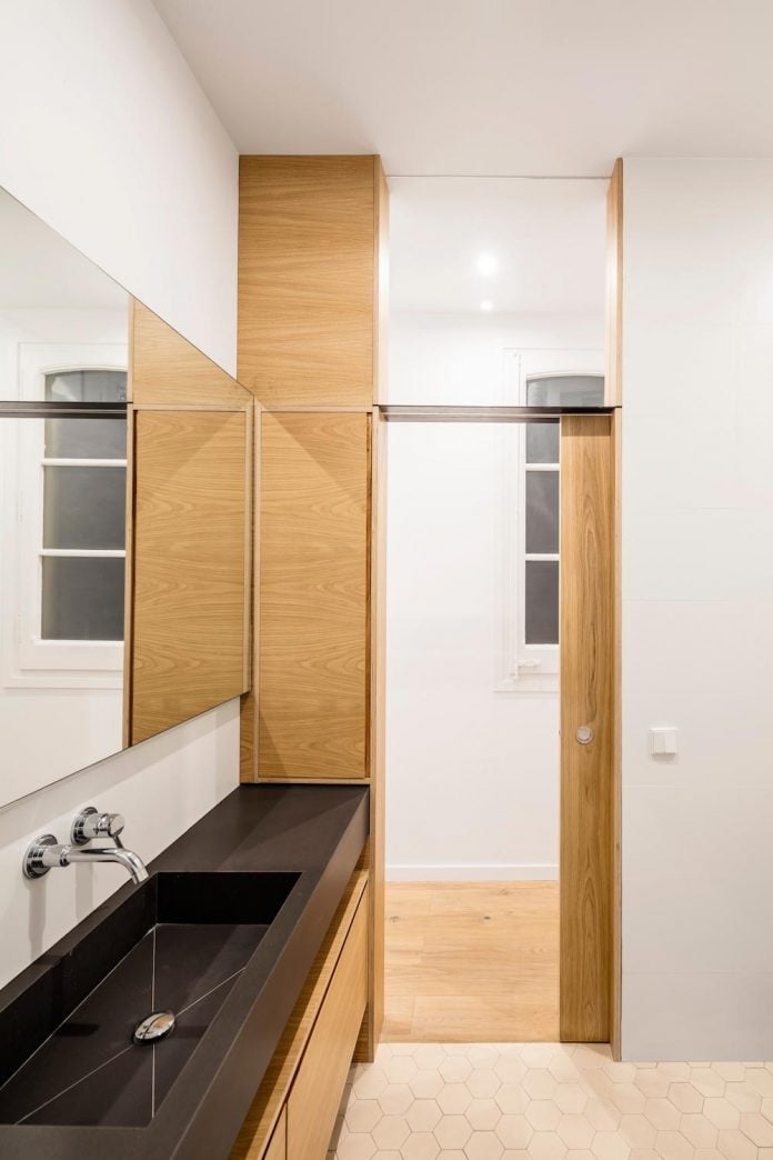 light-wood-white-define-alans-apartment-renovation-adrian-elizalde-07