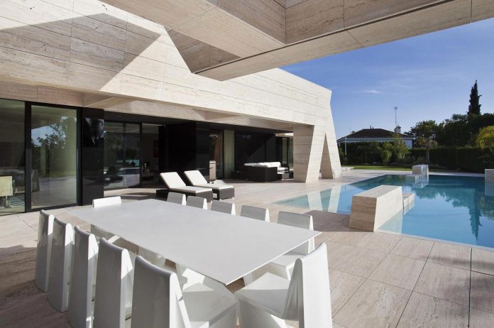 modern-s-v-house-located-seville-spain-cero-09