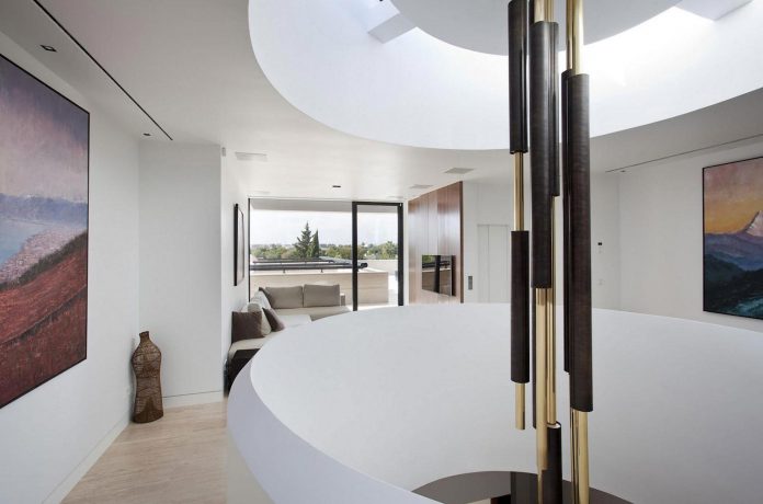 modern-s-v-house-located-seville-spain-cero-44