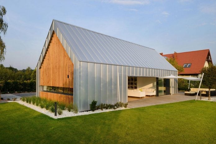 modern-wooden-two-barns-house-designed-rs-07
