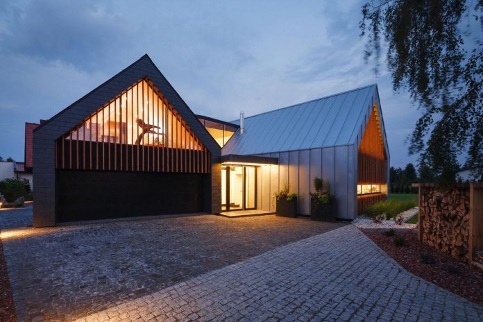 modern-wooden-two-barns-house-designed-rs-20