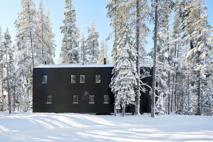 mork-ulnes-architects-design-troll-hus-5-bedroom-ski-cabin-sugar-bowl-ski-resort-09