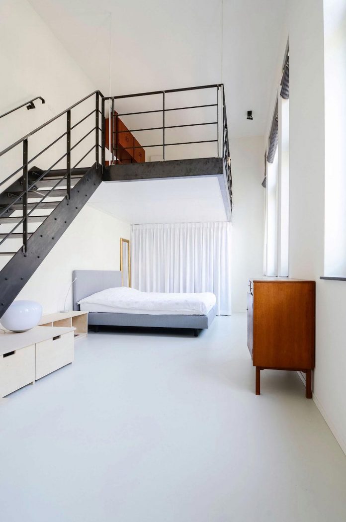old-school-conversion-apartment-building-amsterdam-standard-studio-casa-architecten-12