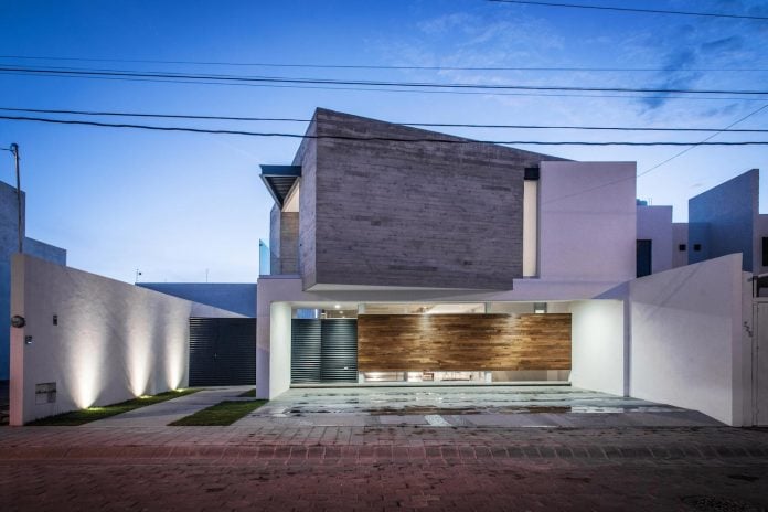 trojes-h-shaped-house-located-aguascalientes-mexico-designed-arkylab-21