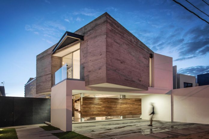 trojes-h-shaped-house-located-aguascalientes-mexico-designed-arkylab-23