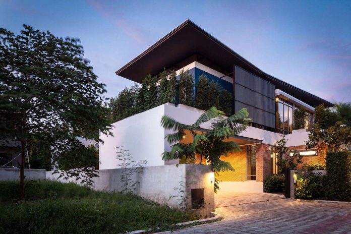 two-houses-nichada-bangkok-designed-alkhemist-architects-18